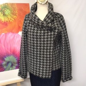 Adrienne Vittadini top.